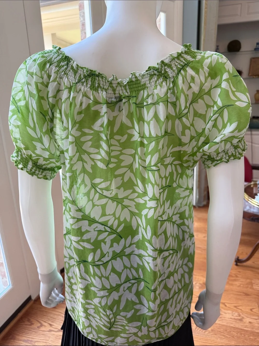 Banana Republic Green and White Leaf-Print V-Neck Blouse